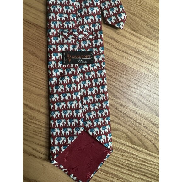 Beaufort Tie Rack 100% Silk Knit Neck Tie Elephants Red 3.5" x 60" NWOT Italian‎ - Picture 2 of 6